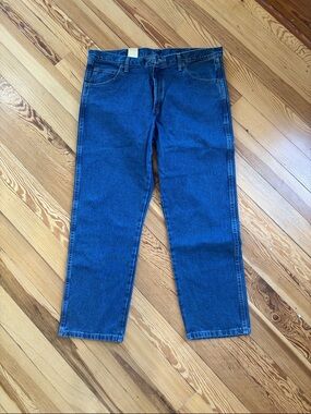 Wrangler jeans 38x30 relaxed fit